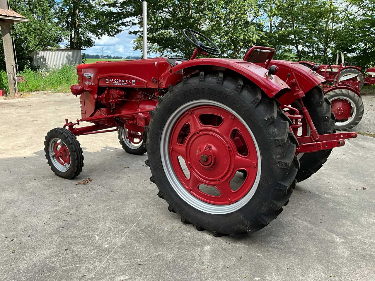 Mc cormick Farmall F-265 U - Traktor: 4 kép. Mc cormick Farmall F-265 U - Traktor: 4 kép.