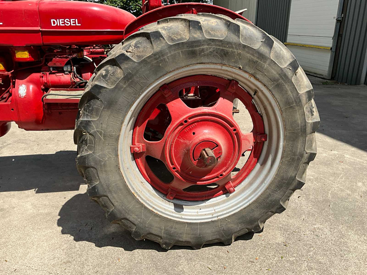Mc cormick Farmall Super BMD - Traktor: 5 kép. Mc cormick Farmall Super BMD - Traktor: 5 kép.