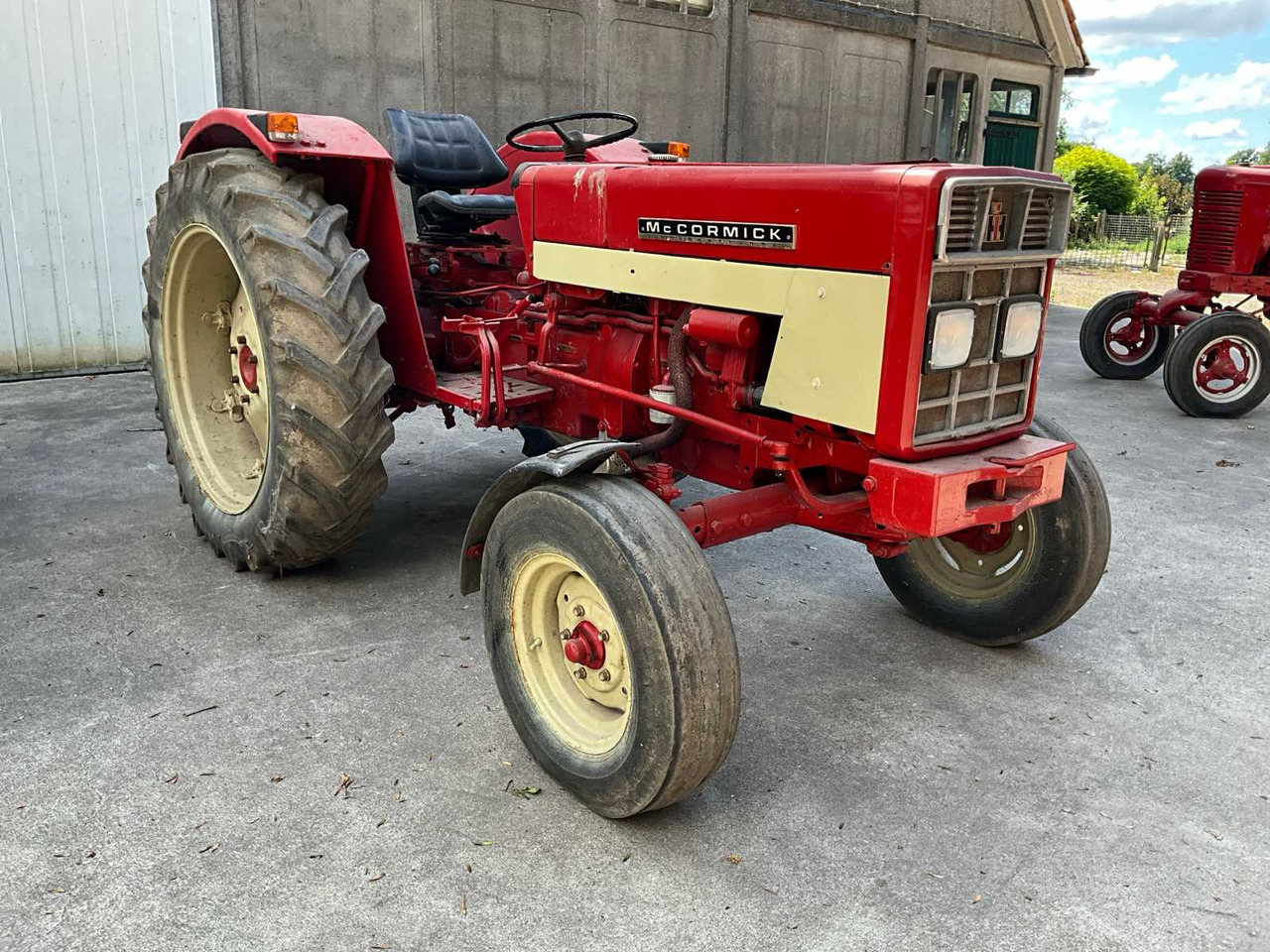 Mc cormick international 423 - Traktor: 2 kép. Mc cormick international 423 - Traktor: 2 kép.