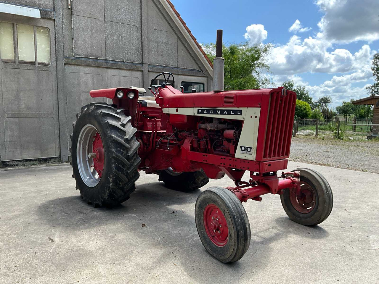 Mc cormick international F 806 D - Traktor: 2 kép. Mc cormick international F 806 D - Traktor: 2 kép.