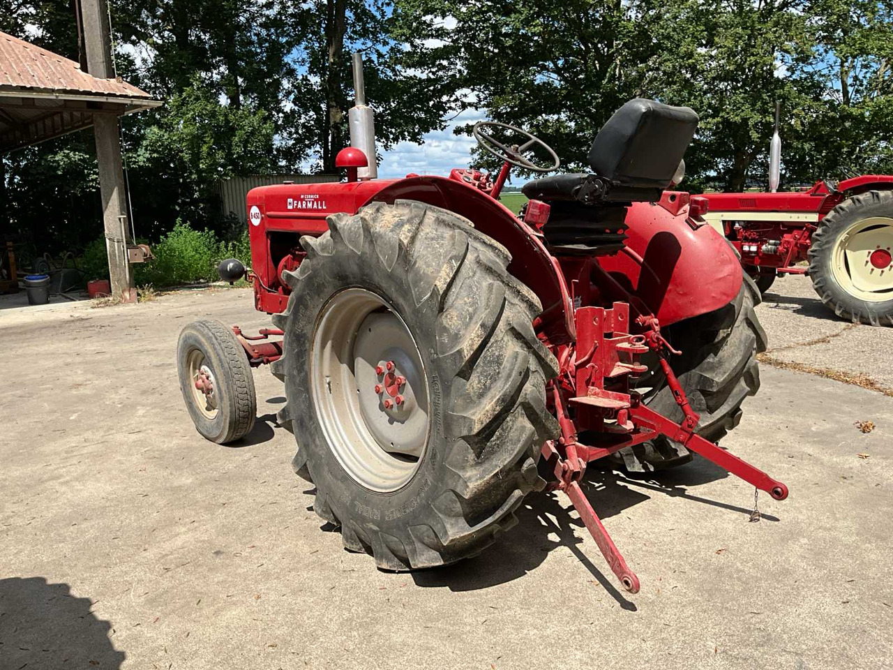 Mc cormick international Farmall B-450 - Traktor: 4 kép. Mc cormick international Farmall B-450 - Traktor: 4 kép.