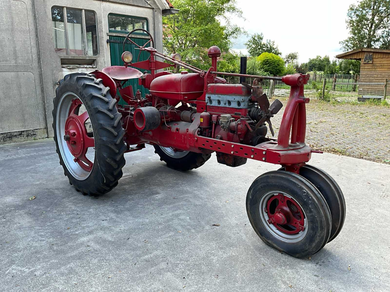 McCormick Benzine - Traktor: 2 kép. McCormick Benzine - Traktor: 2 kép.