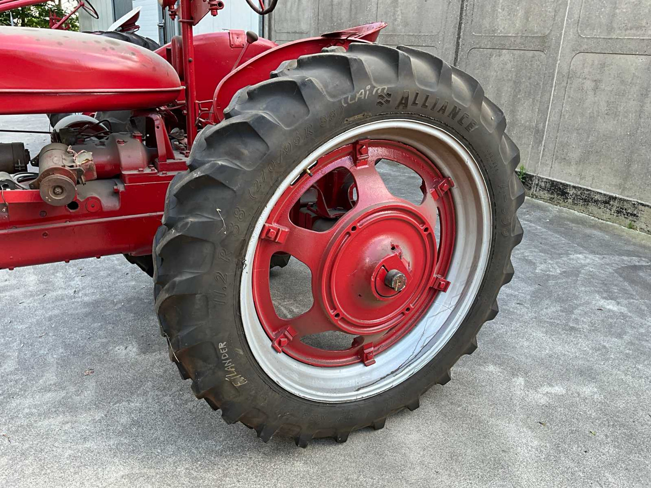 McCormick Benzine - Traktor: 5 kép. McCormick Benzine - Traktor: 5 kép.
