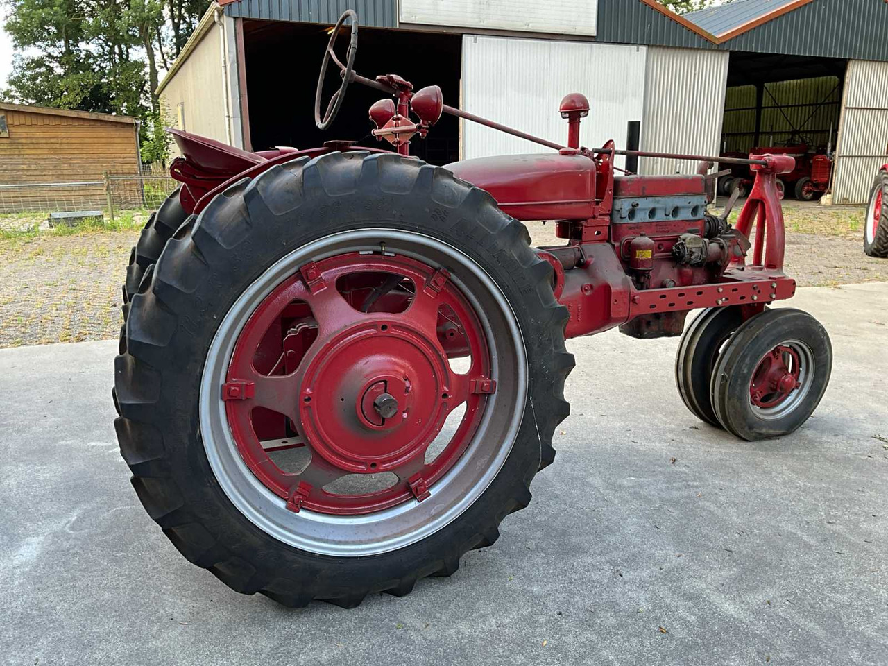 McCormick Benzine - Traktor: 3 kép. McCormick Benzine - Traktor: 3 kép.