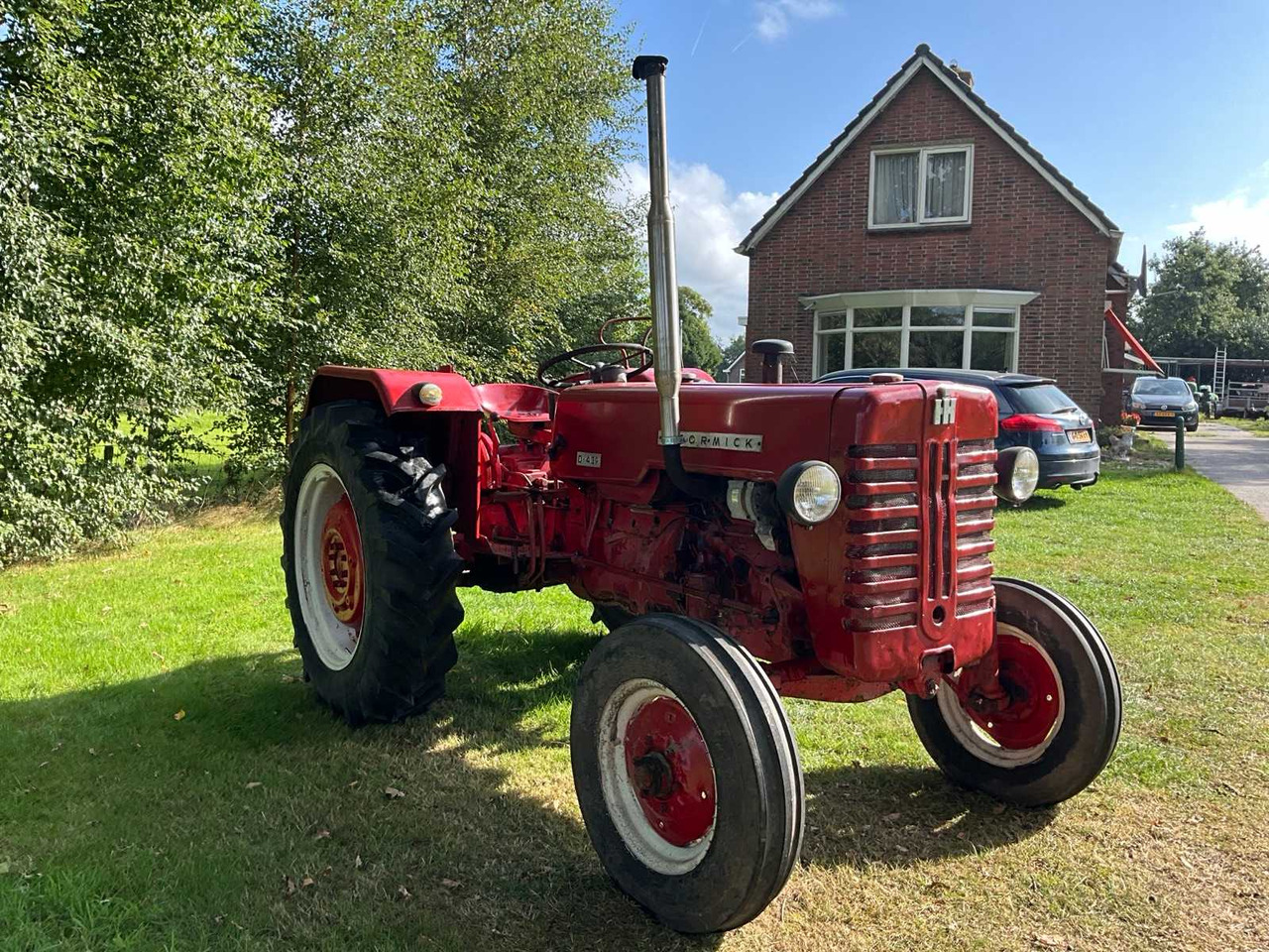 McCormick D-432 - Traktor: 4 kép. McCormick D-432 - Traktor: 4 kép.
