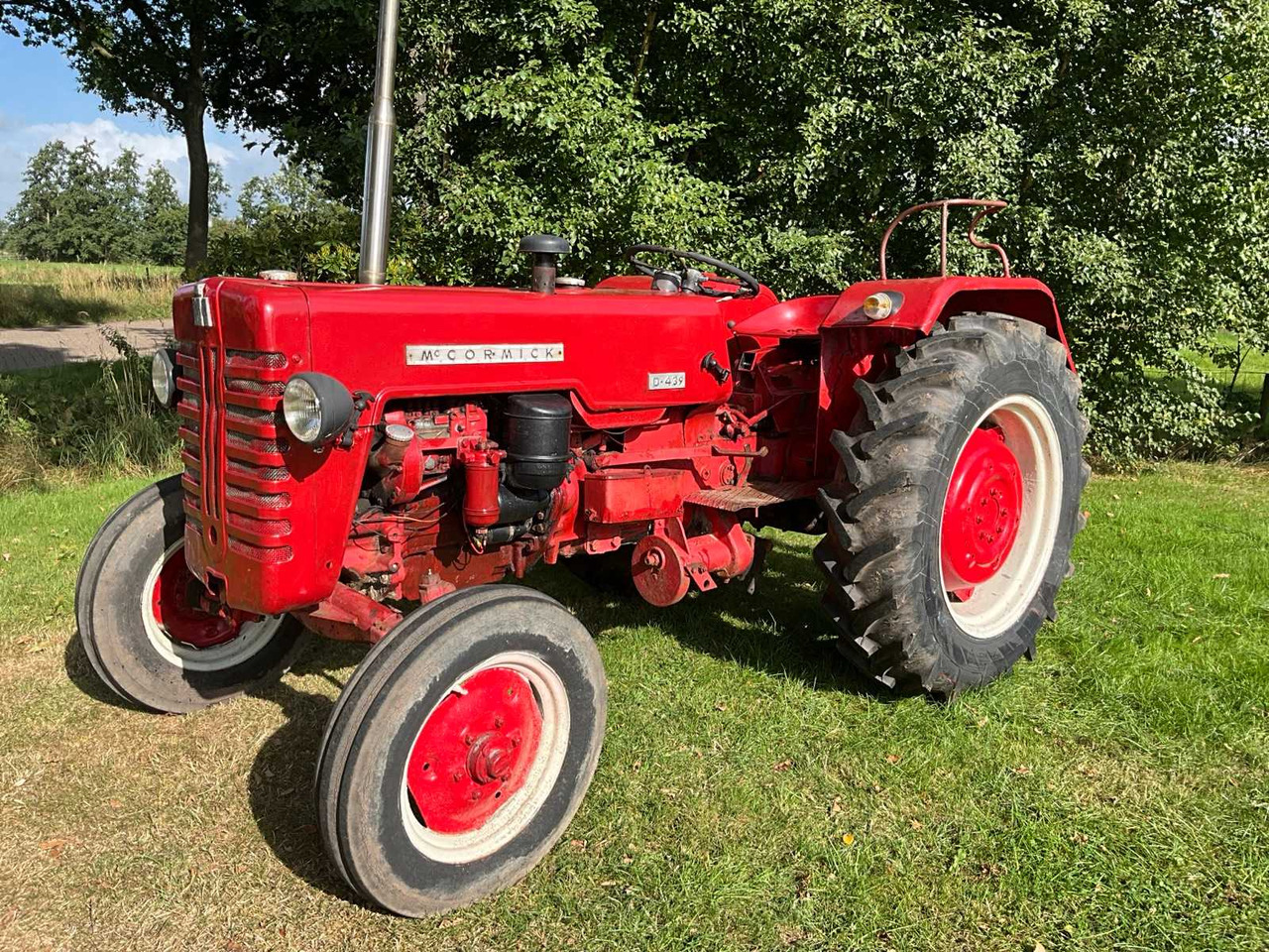 McCormick D-432 - Traktor: 1 kép. McCormick D-432 - Traktor: 1 kép.