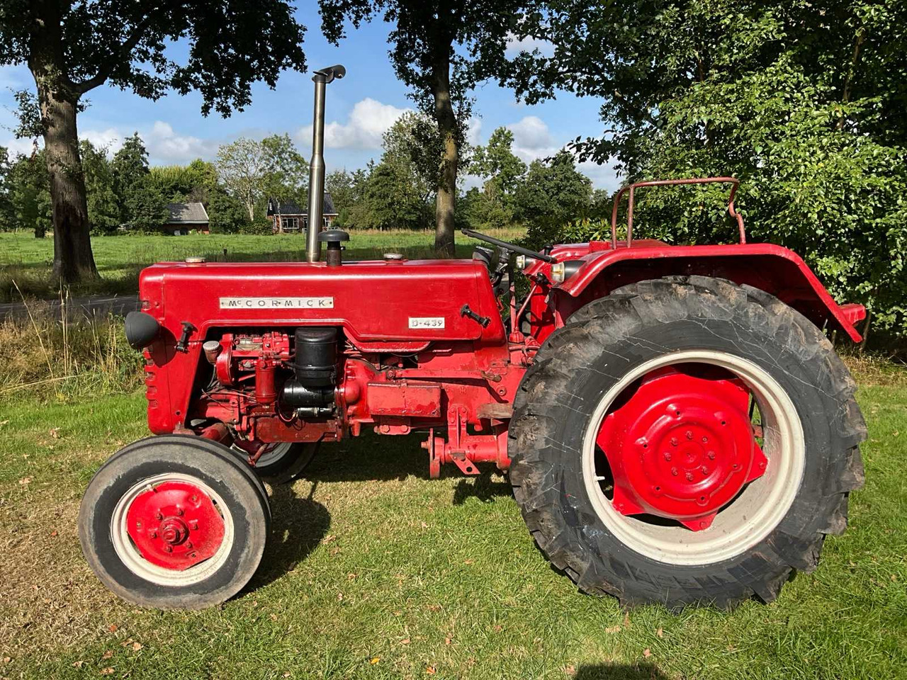 McCormick D-432 - Traktor: 5 kép. McCormick D-432 - Traktor: 5 kép.