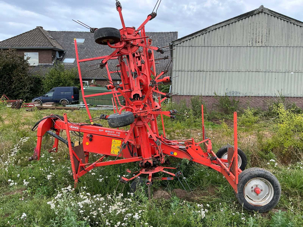 Kuhn GF 8501 T0 Digidrive - Mezőgazdasági gépek: 2 kép. Kuhn GF 8501 T0 Digidrive - Mezőgazdasági gépek: 2 kép.