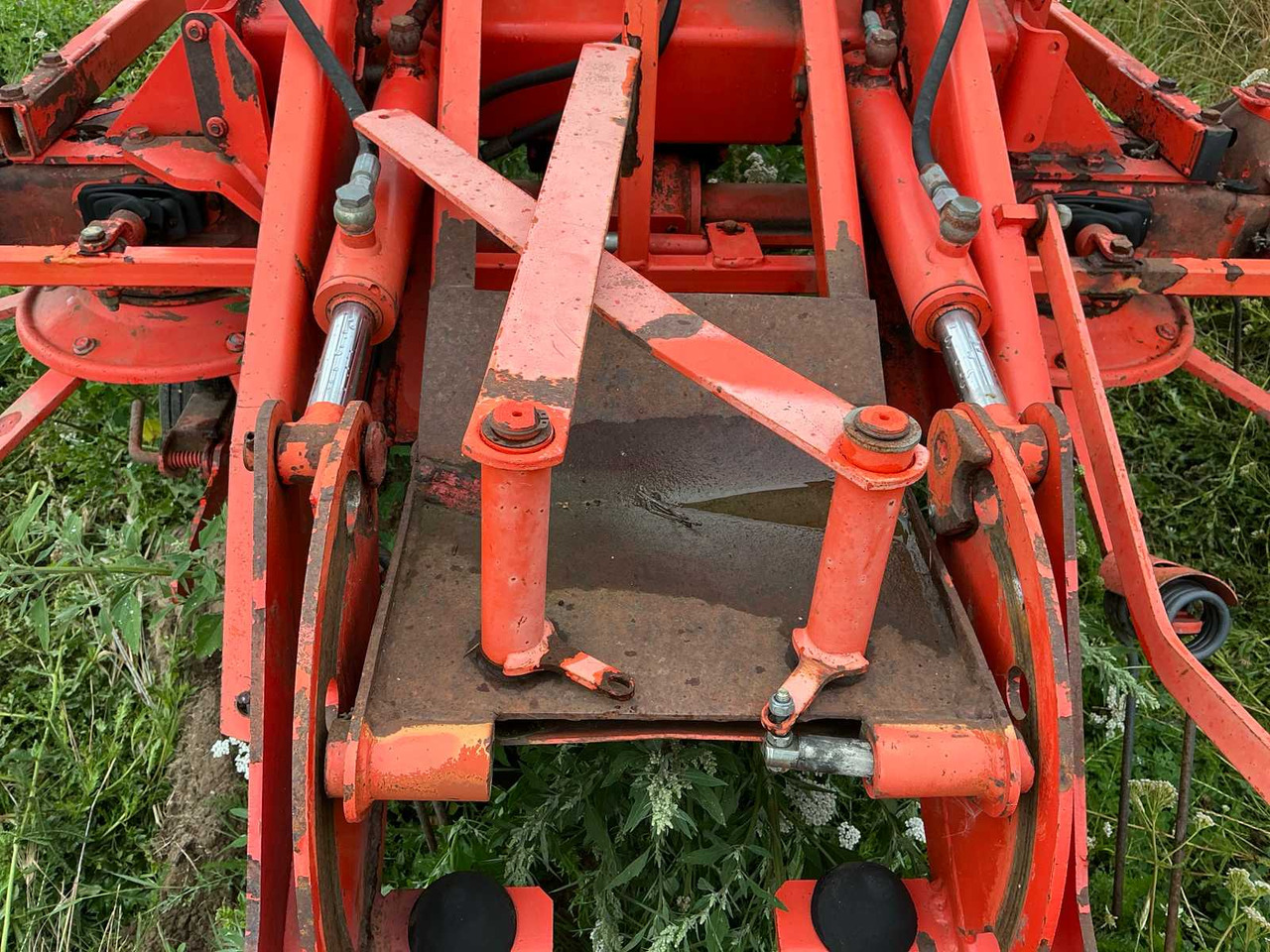Kuhn GF 8501 T0 Digidrive - Mezőgazdasági gépek: 5 kép. Kuhn GF 8501 T0 Digidrive - Mezőgazdasági gépek: 5 kép.