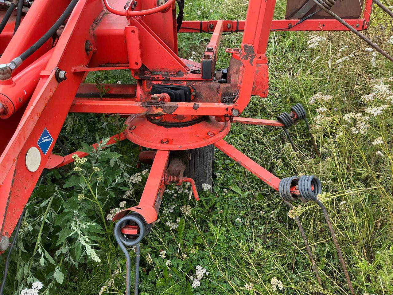 Kuhn GF 8501 T0 Digidrive - Mezőgazdasági gépek: 4 kép. Kuhn GF 8501 T0 Digidrive - Mezőgazdasági gépek: 4 kép.