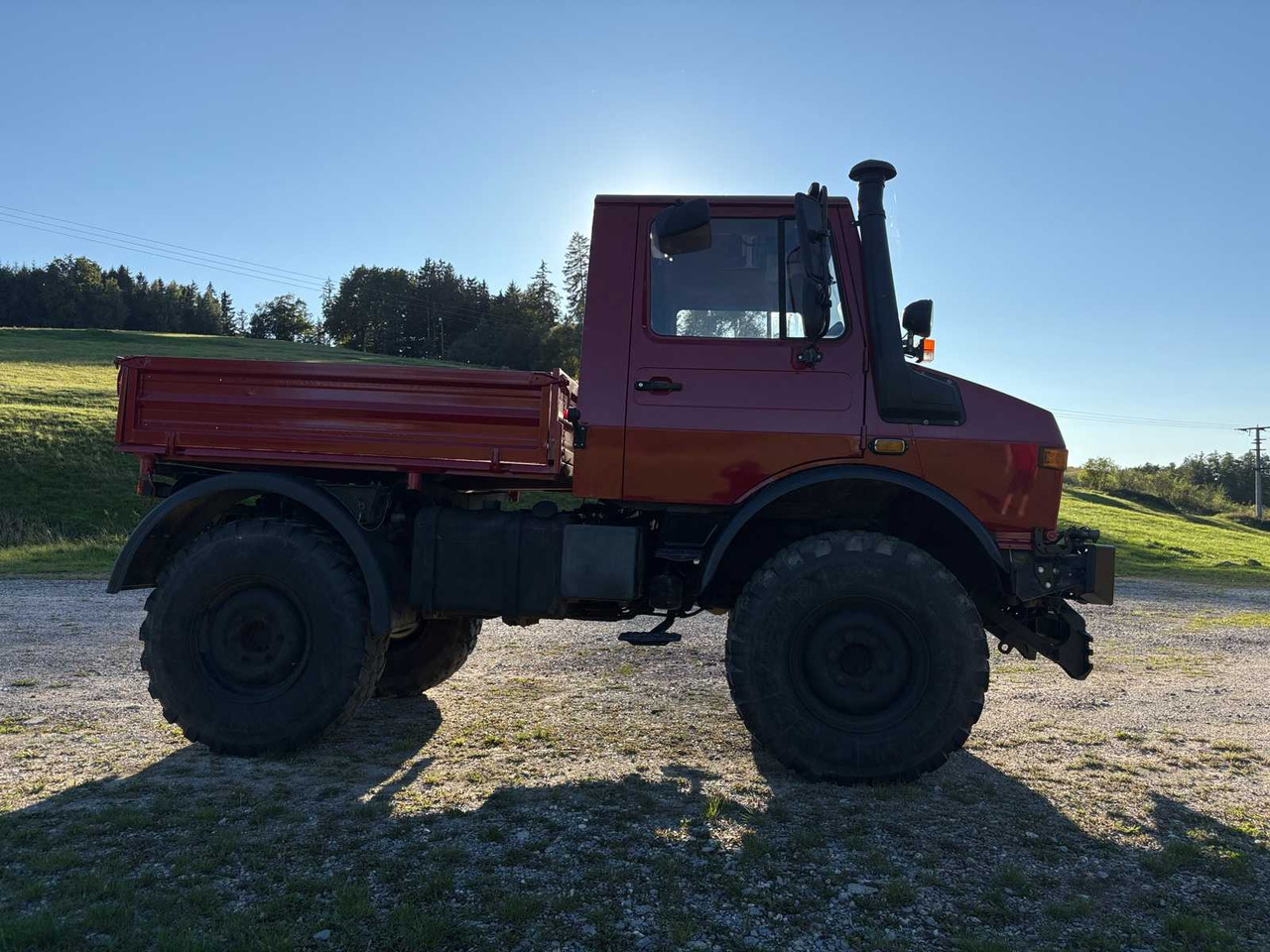 Mercedes-Benz Unimog 1400 (U 427/10) - Mezőgazdasági gépek: 2 kép. Mercedes-Benz Unimog 1400 (U 427/10) - Mezőgazdasági gépek: 2 kép.