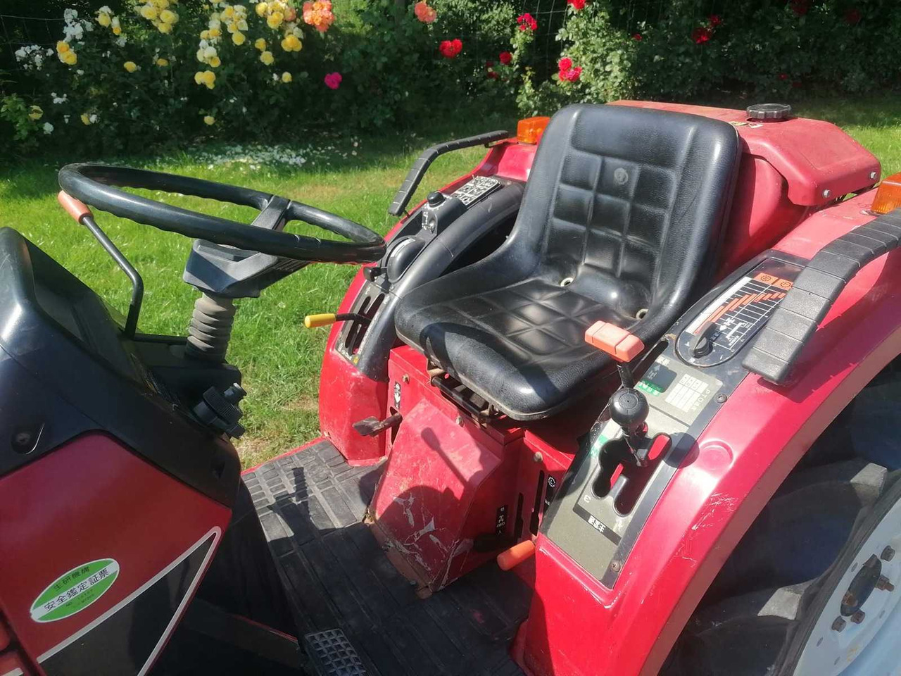 Mitsubishi MT205 - Kistraktor: 5 kép. Mitsubishi MT205 - Kistraktor: 5 kép.