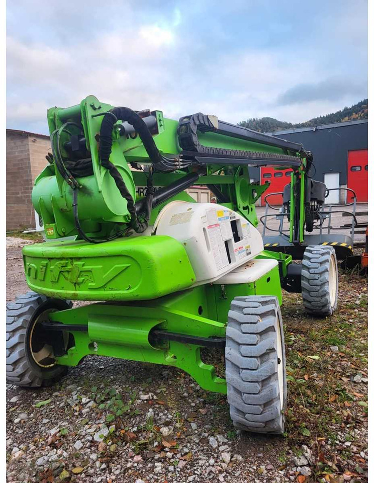 NIFTYLIFT - 2008 - HR21 - AERIAL WORK PLATFORM - Emelő: 2 kép. NIFTYLIFT - 2008 - HR21 - AERIAL WORK PLATFORM - Emelő: 2 kép.