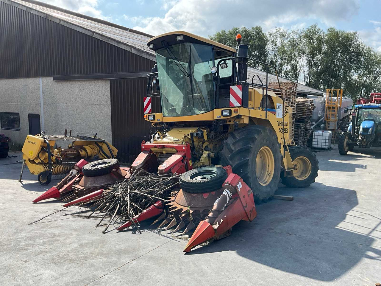 New Holland FX28 - Traktor: 1 kép. New Holland FX28 - Traktor: 1 kép.
