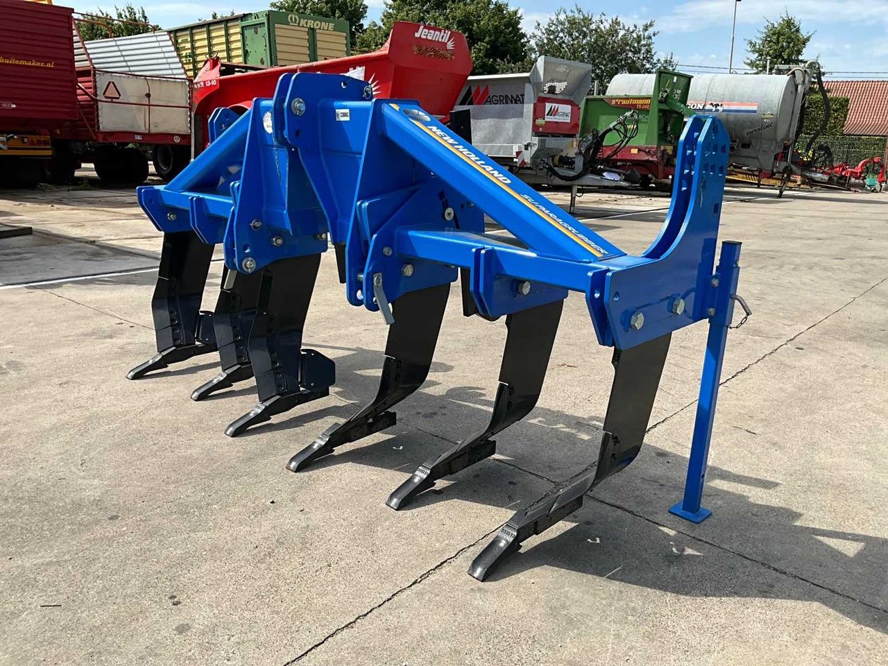 New Holland SU Paragrubber 300 - Talajlazító: 1 kép. New Holland SU Paragrubber 300 - Talajlazító: 1 kép.