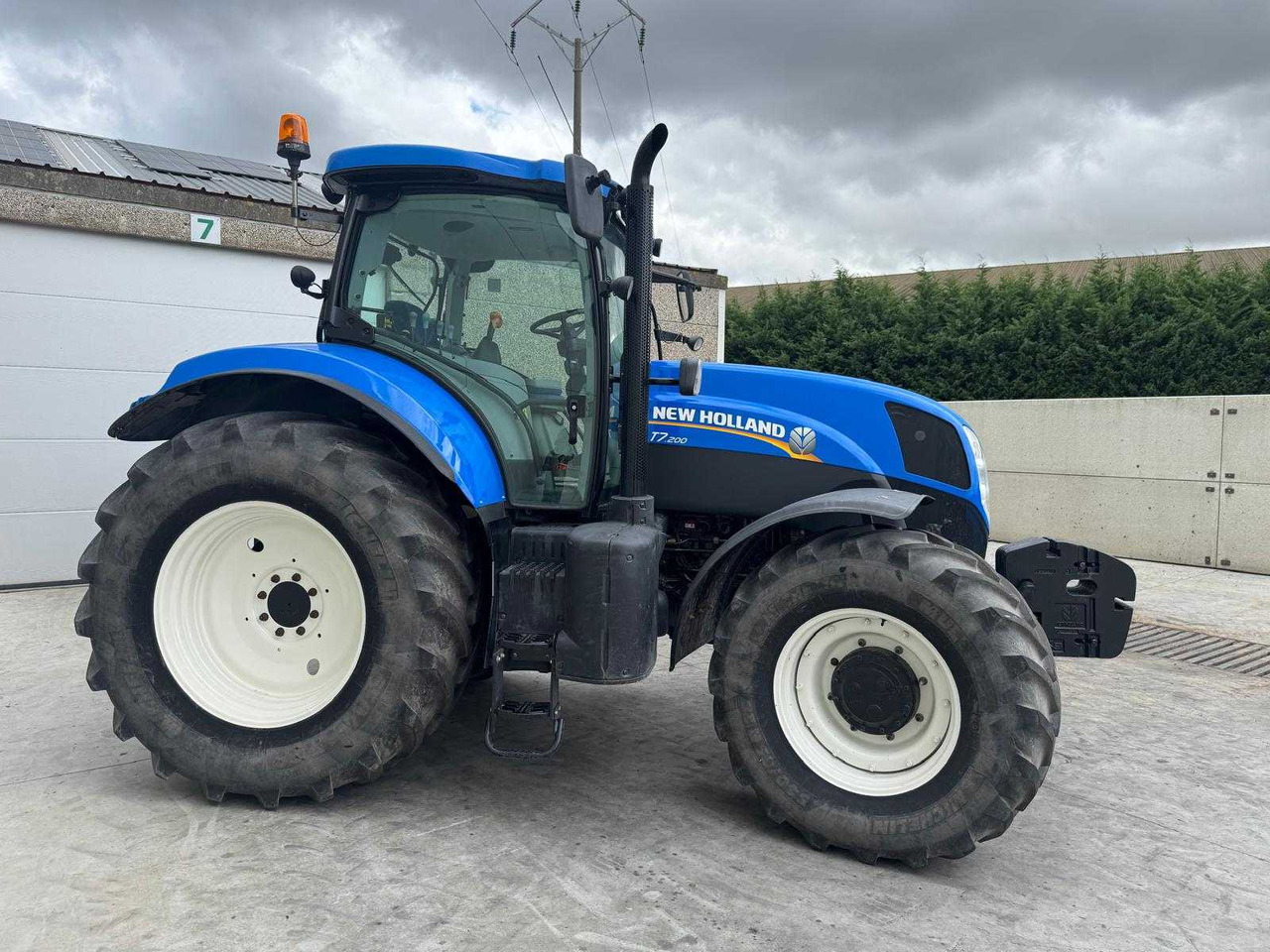 New Holland T7.200 - Traktor: 4 kép. New Holland T7.200 - Traktor: 4 kép.