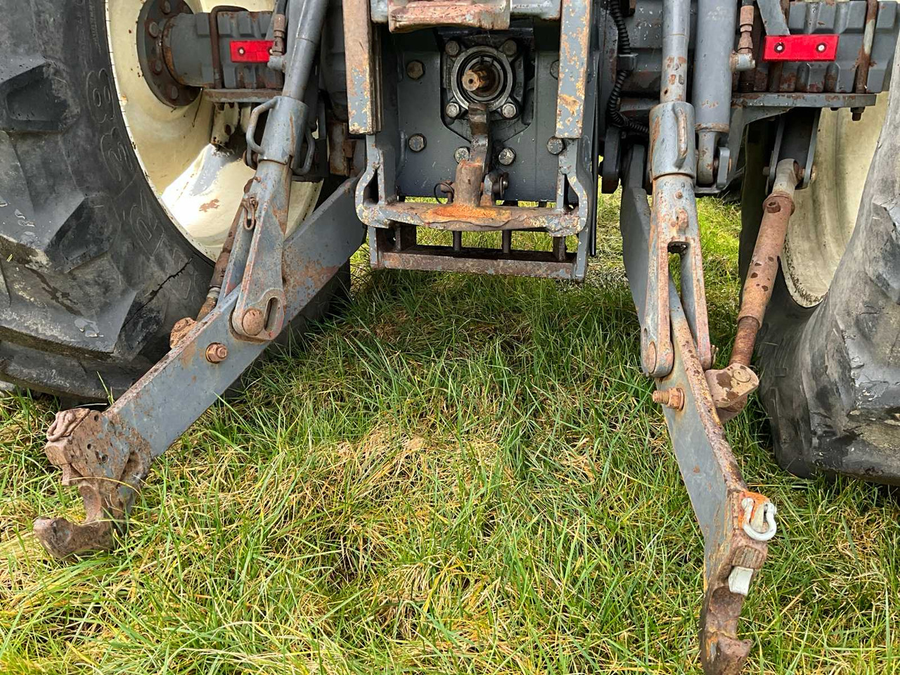 Traktor New Holland TS115: 20 kép.