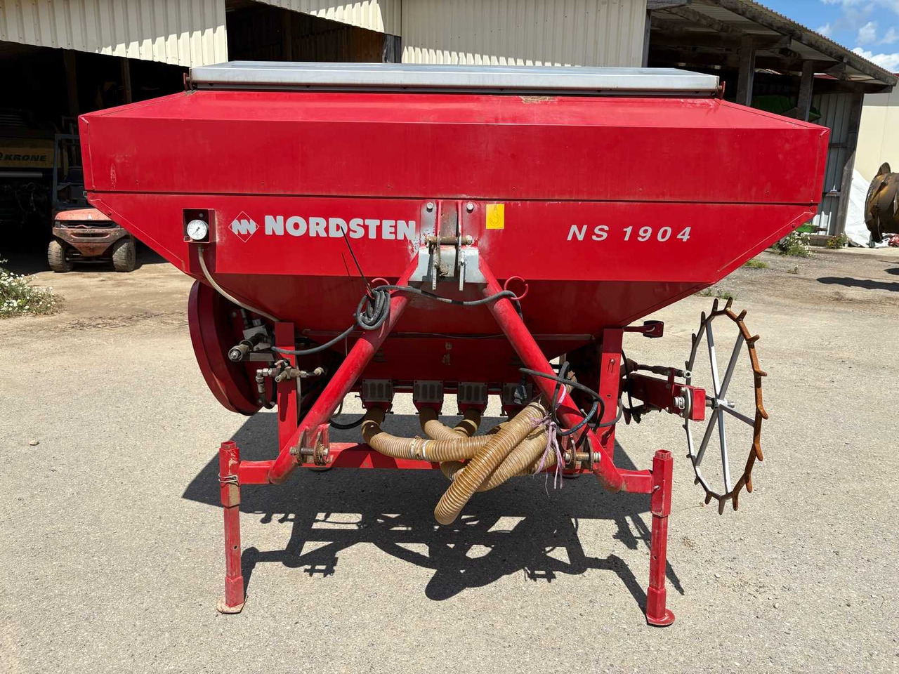 Nordsten NS1904 - Vetőgép: 3 kép. Nordsten NS1904 - Vetőgép: 3 kép.