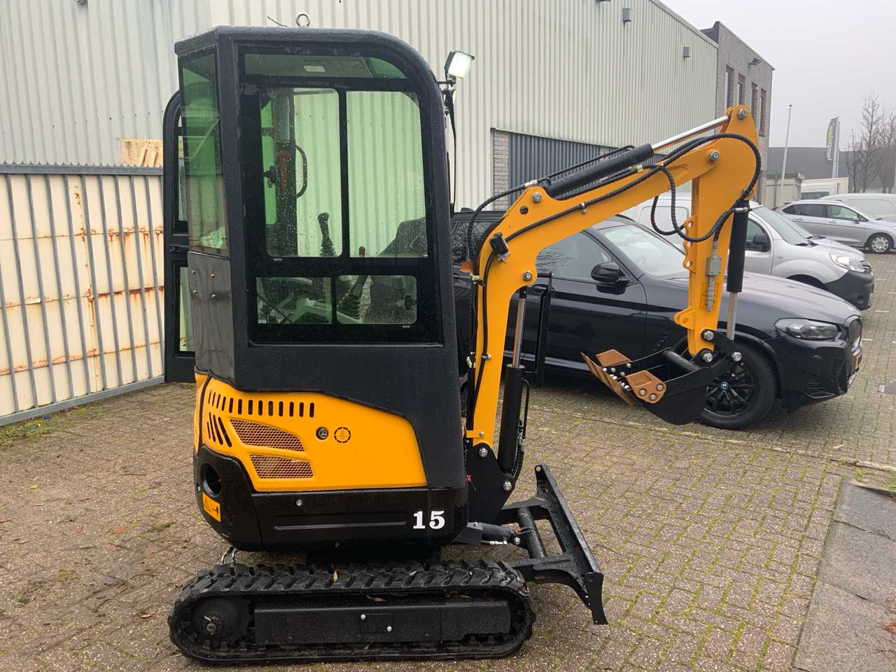 Nuoman Machinery Crawler Excavator NM-E15 - Minikotró: 4 kép. Nuoman Machinery Crawler Excavator NM-E15 - Minikotró: 4 kép.