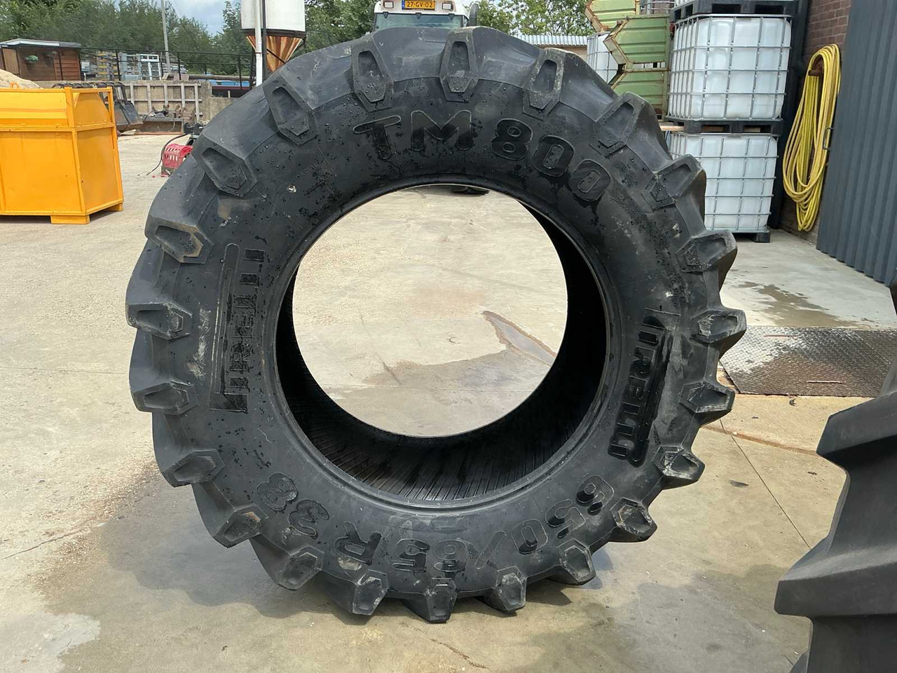 Pirelli TM800 - Gumiabroncsok és felnik - Traktor: 4 kép. Pirelli TM800 - Gumiabroncsok és felnik - Traktor: 4 kép.