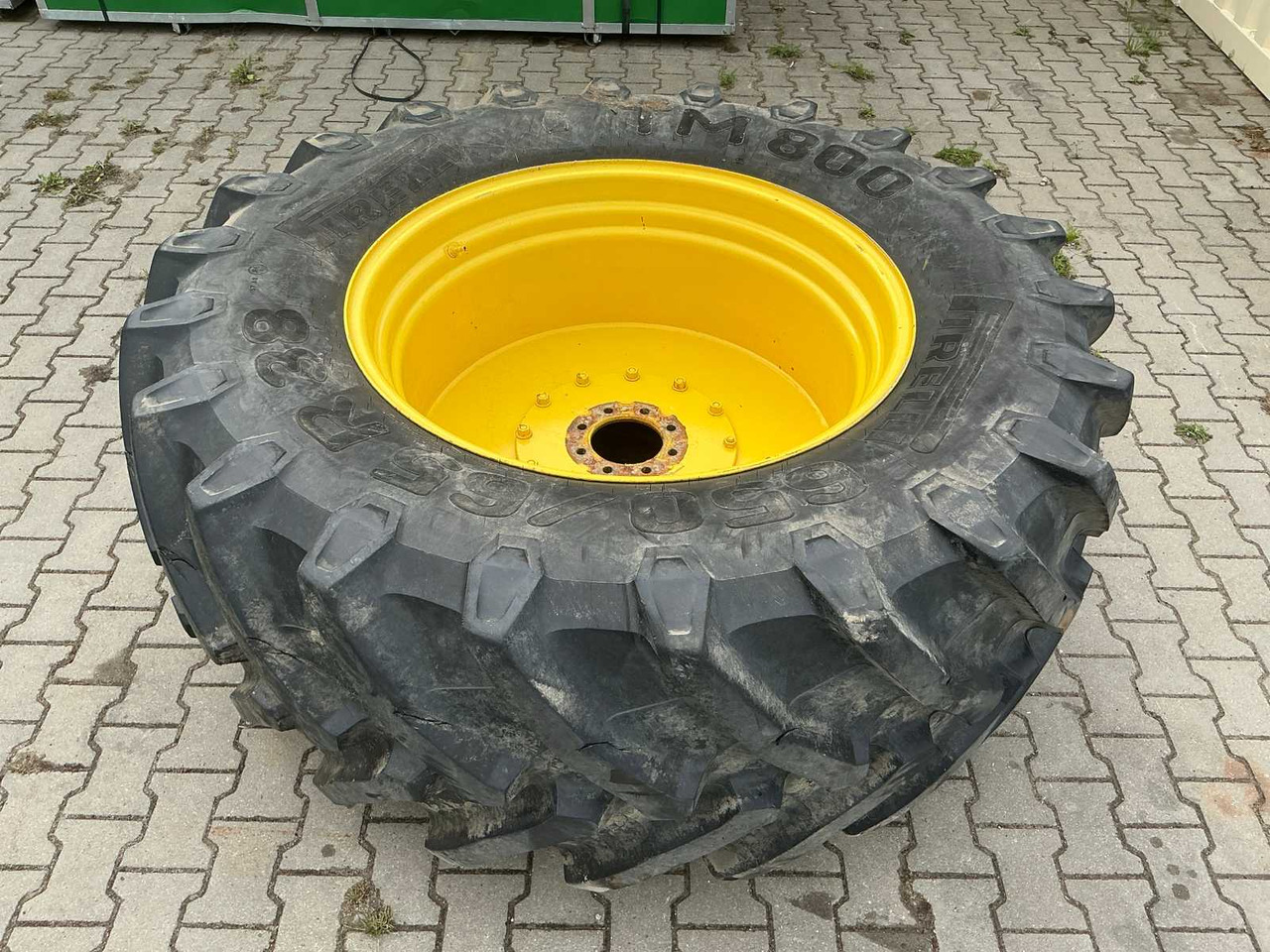 Pirelli TM800 - Gumiabroncsok és felnik - Traktor: 2 kép. Pirelli TM800 - Gumiabroncsok és felnik - Traktor: 2 kép.