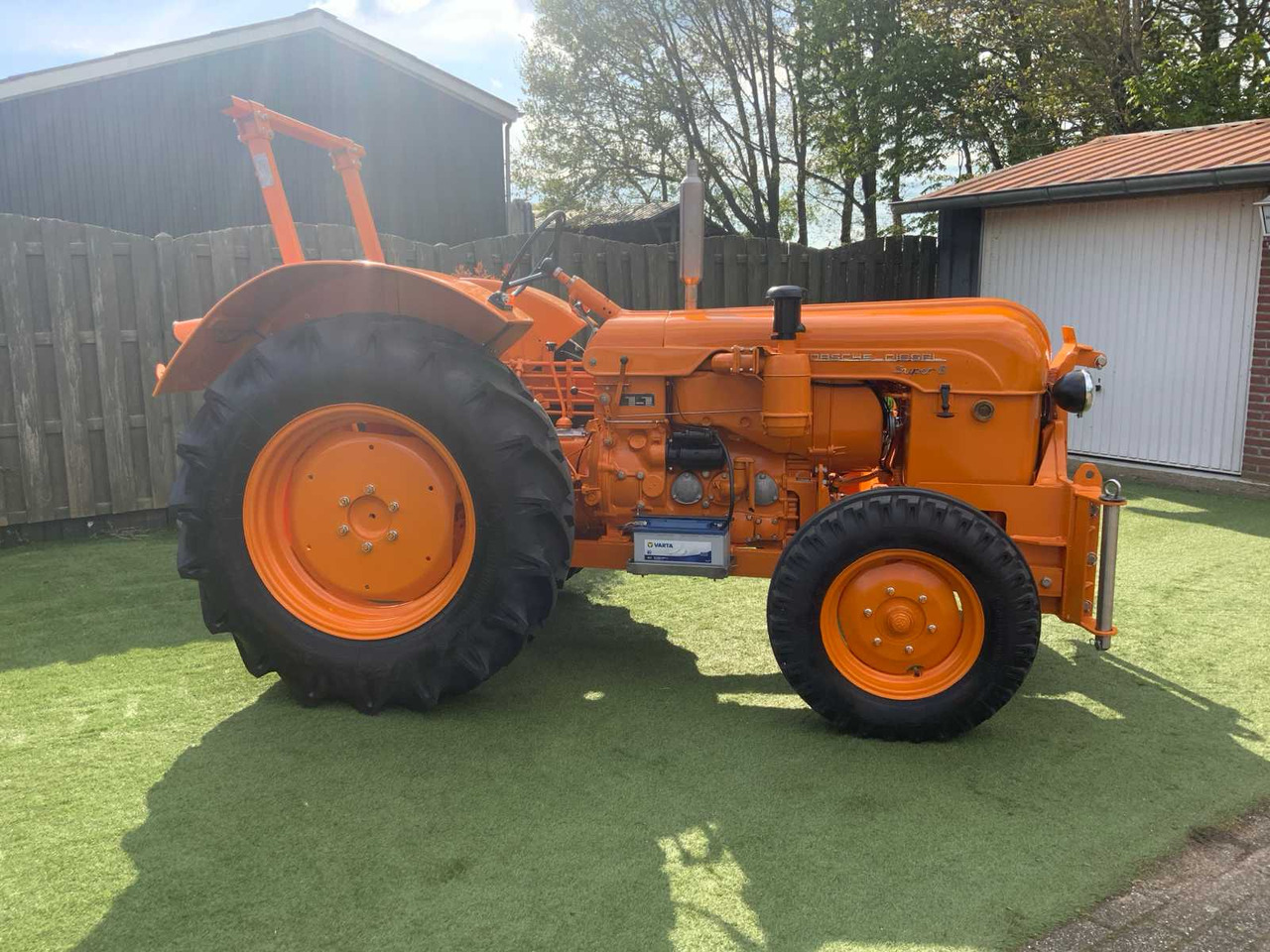 Porsche B309 Super B - Traktor: 3 kép. Porsche B309 Super B - Traktor: 3 kép.