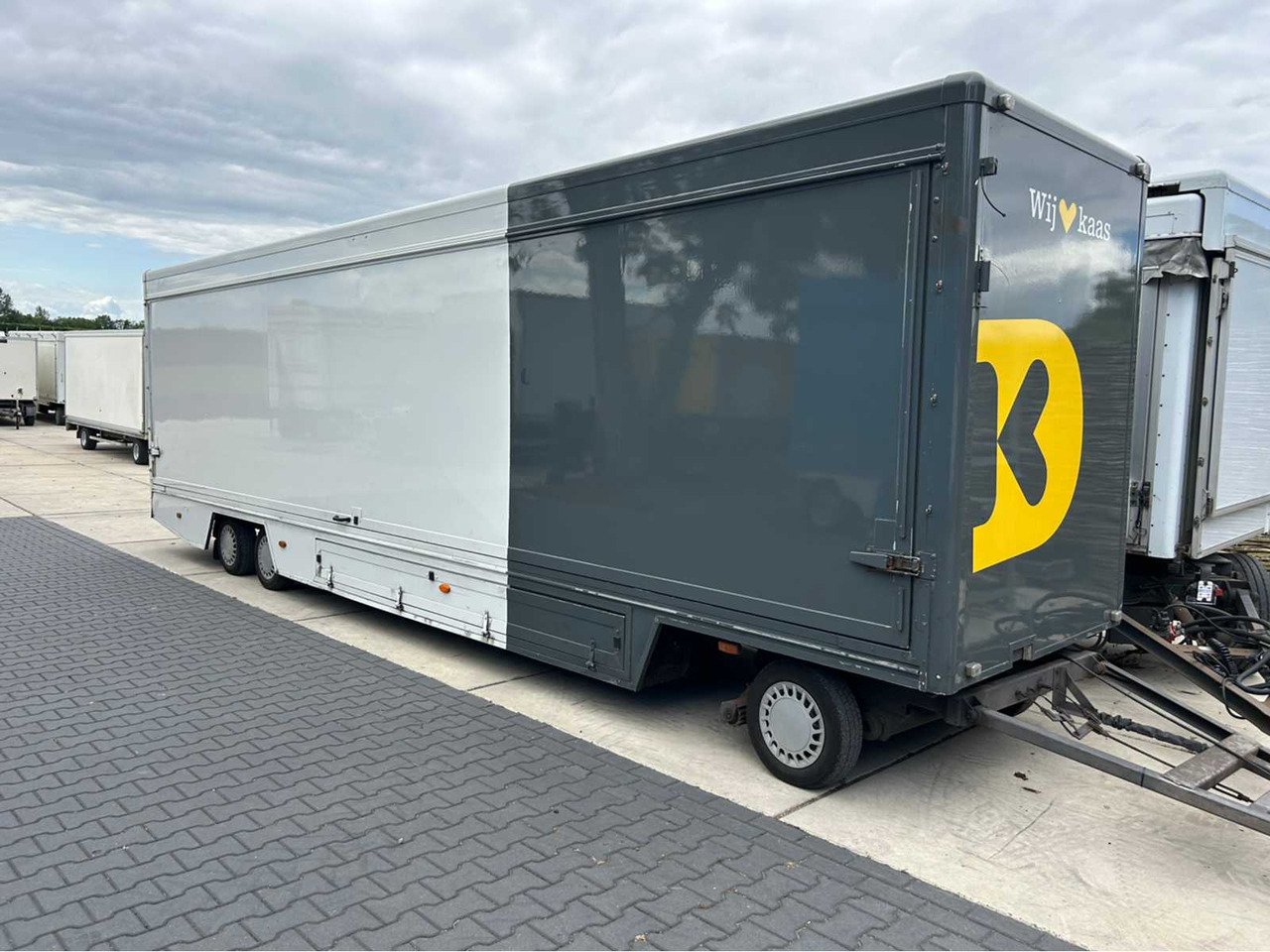 2003 HAPERT V3500 SALES TRAILER - Pótkocsi: 1 kép. 2003 HAPERT V3500 SALES TRAILER - Pótkocsi: 1 kép.