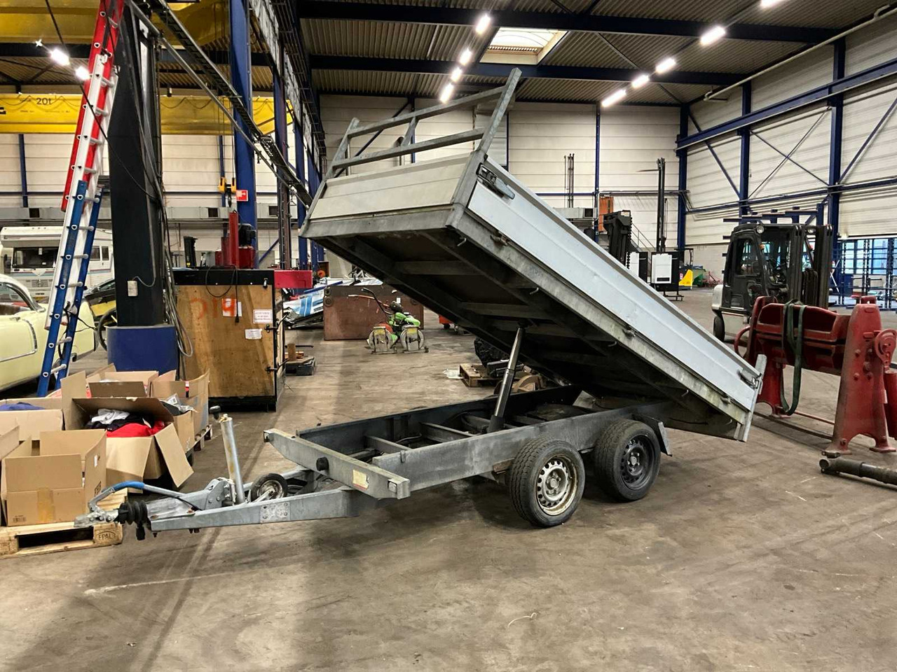 HAPERT TIPPING TRAILER - Pótkocsi: 2 kép. HAPERT TIPPING TRAILER - Pótkocsi: 2 kép.