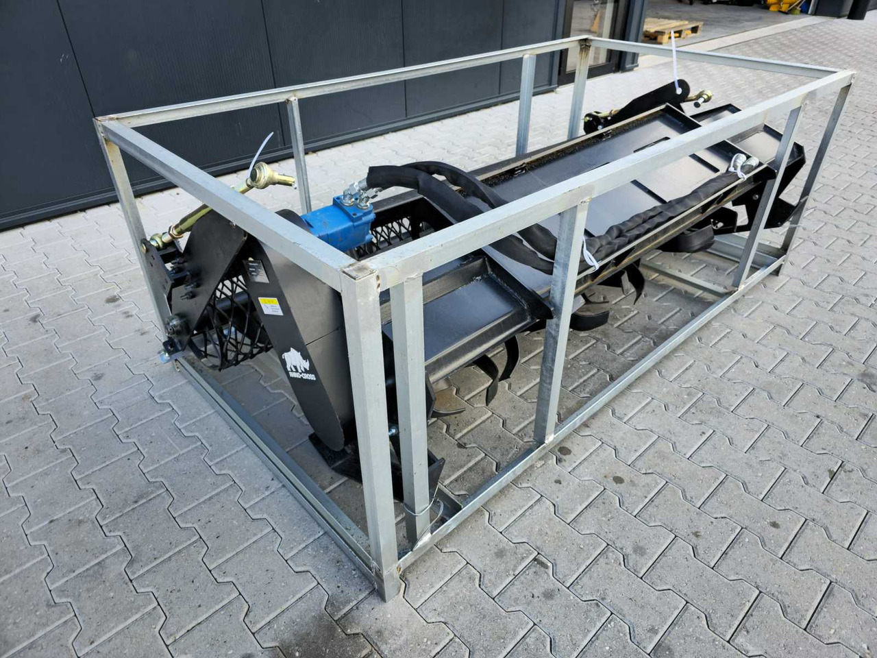 Rhino-Cross 1110x2160x800 - Kultivátor: 3 kép. Rhino-Cross 1110x2160x800 - Kultivátor: 3 kép.