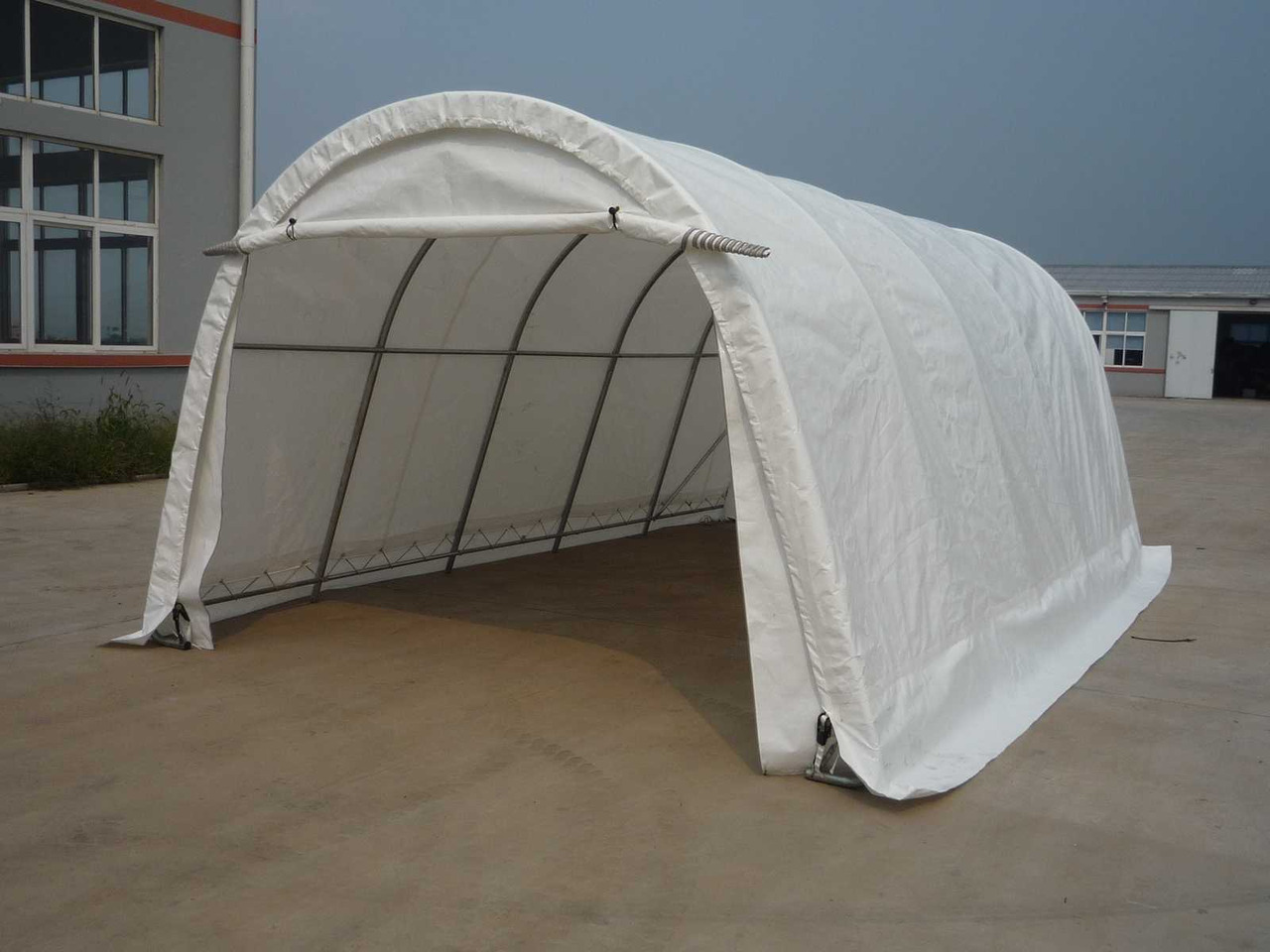 Rhino-Cross-Shelter 143014R - 9,2x4,3x4,3 m - Tároló tartály: 1 kép. Rhino-Cross-Shelter 143014R - 9,2x4,3x4,3 m - Tároló tartály: 1 kép.