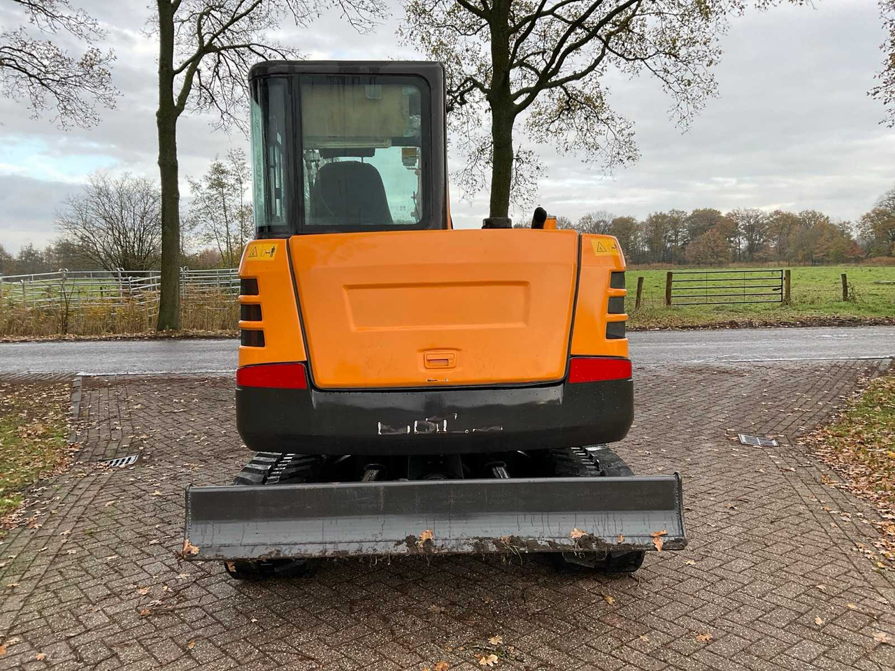 SANY SY55C MIDI EXCAVATOR - Kotrógép: 4 kép. SANY SY55C MIDI EXCAVATOR - Kotrógép: 4 kép.