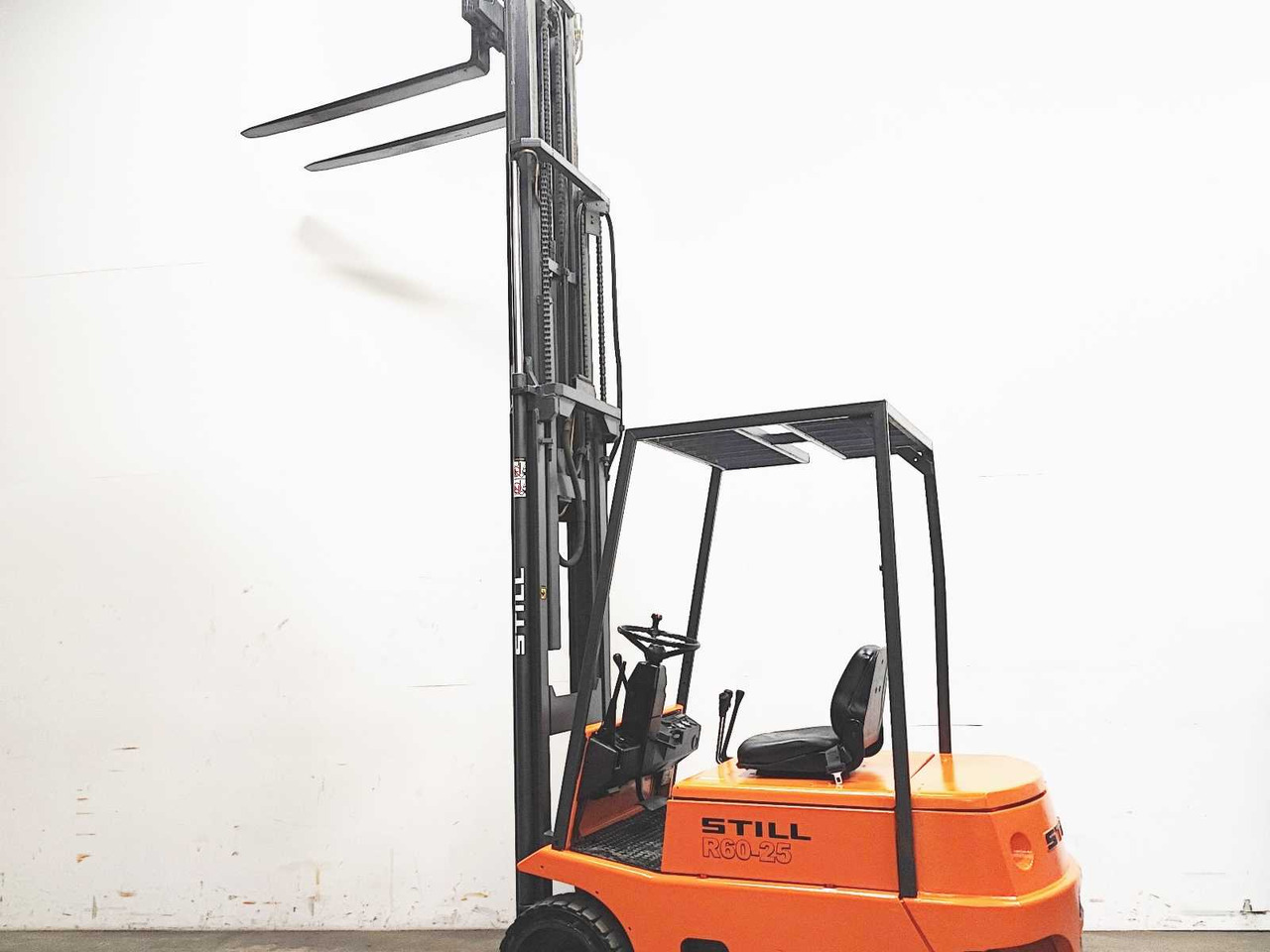 STILL - 1994 - R60-25 - FORKLIFT TRUCK - Villás targonca: 3 kép. STILL - 1994 - R60-25 - FORKLIFT TRUCK - Villás targonca: 3 kép.