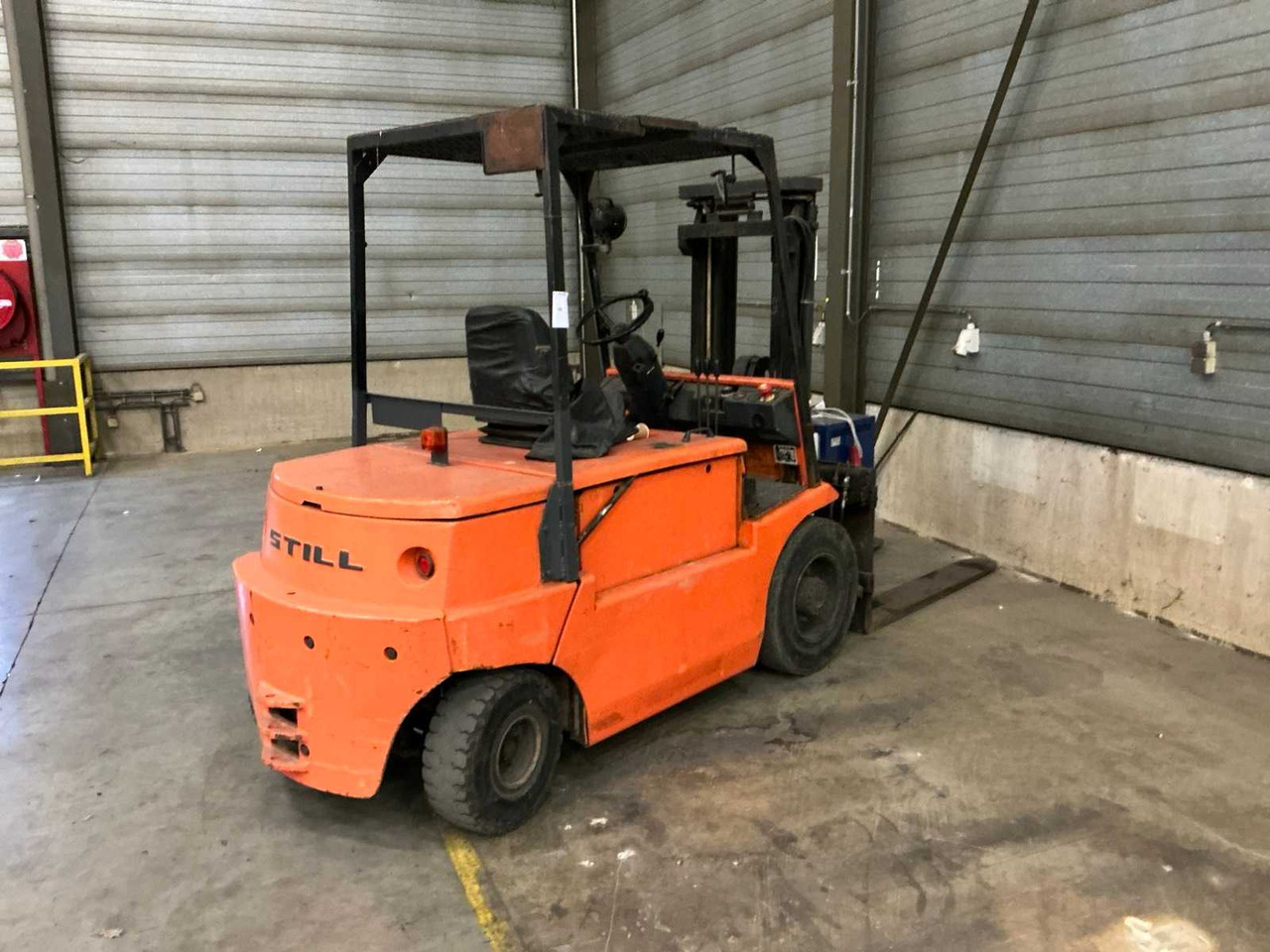 STILL R 60-35 FORKLIFT - Villás targonca: 4 kép. STILL R 60-35 FORKLIFT - Villás targonca: 4 kép.