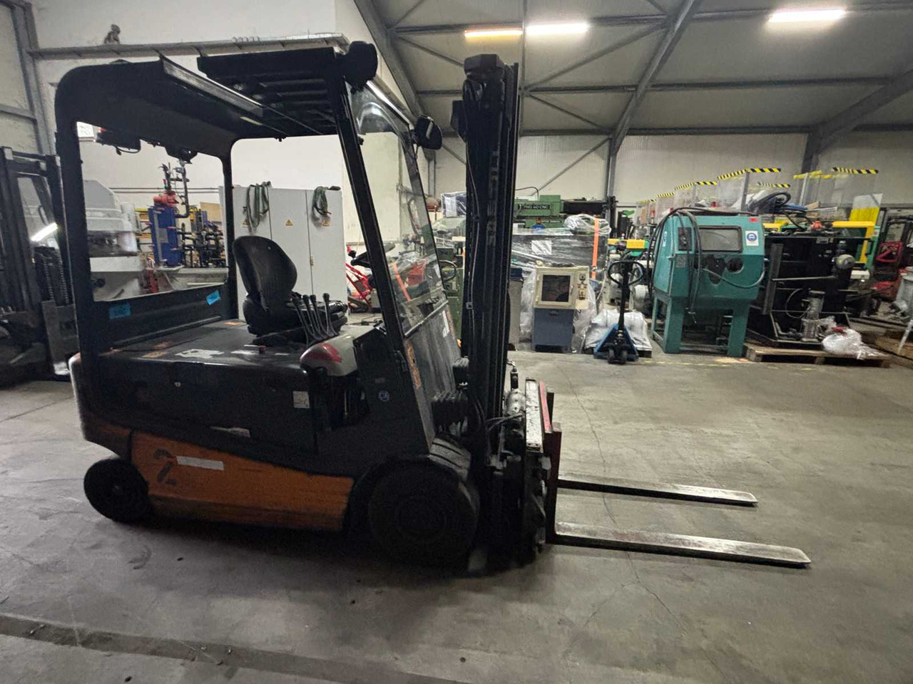 STILL R60-25 ELECTRIC FORKLIFT TRUCK - Villás targonca: 2 kép. STILL R60-25 ELECTRIC FORKLIFT TRUCK - Villás targonca: 2 kép.