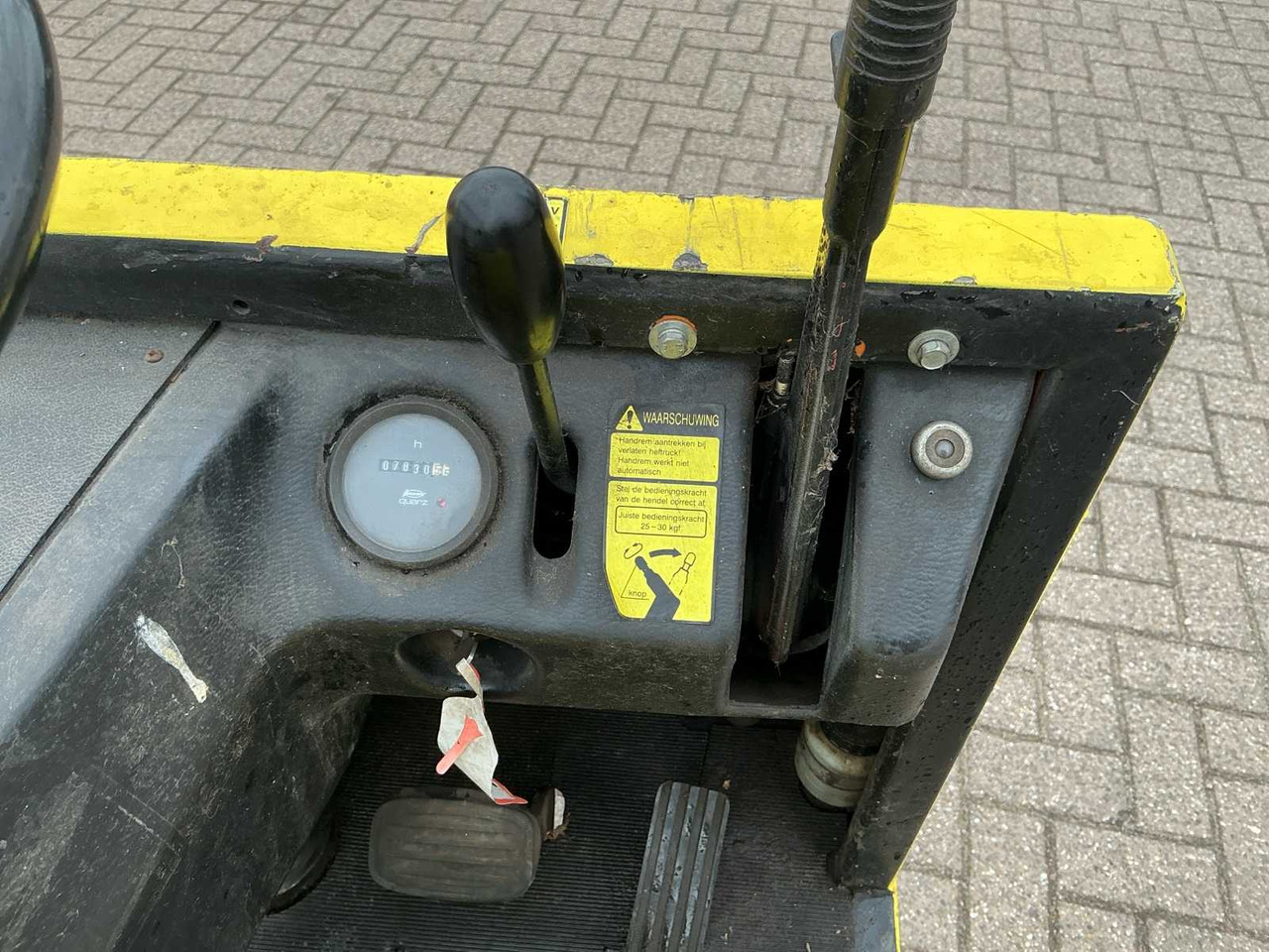 Villás targonca STILL R606 FORKLIFT: 7 kép. Villás targonca STILL R606 FORKLIFT: 7 kép.