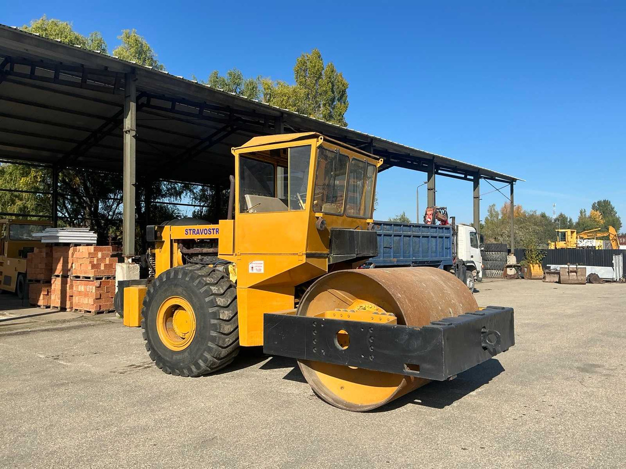 STRAVOSTROJ VV200 - Pneumatikus henger: 1 kép. STRAVOSTROJ VV200 - Pneumatikus henger: 1 kép.