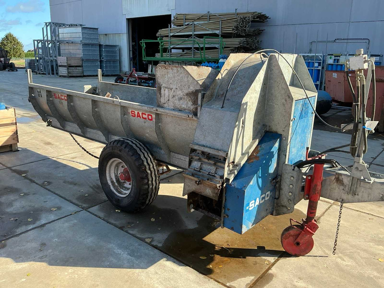 Saco 301SVAT - Szippantó tartálykocsi: 3 kép. Saco 301SVAT - Szippantó tartálykocsi: 3 kép.