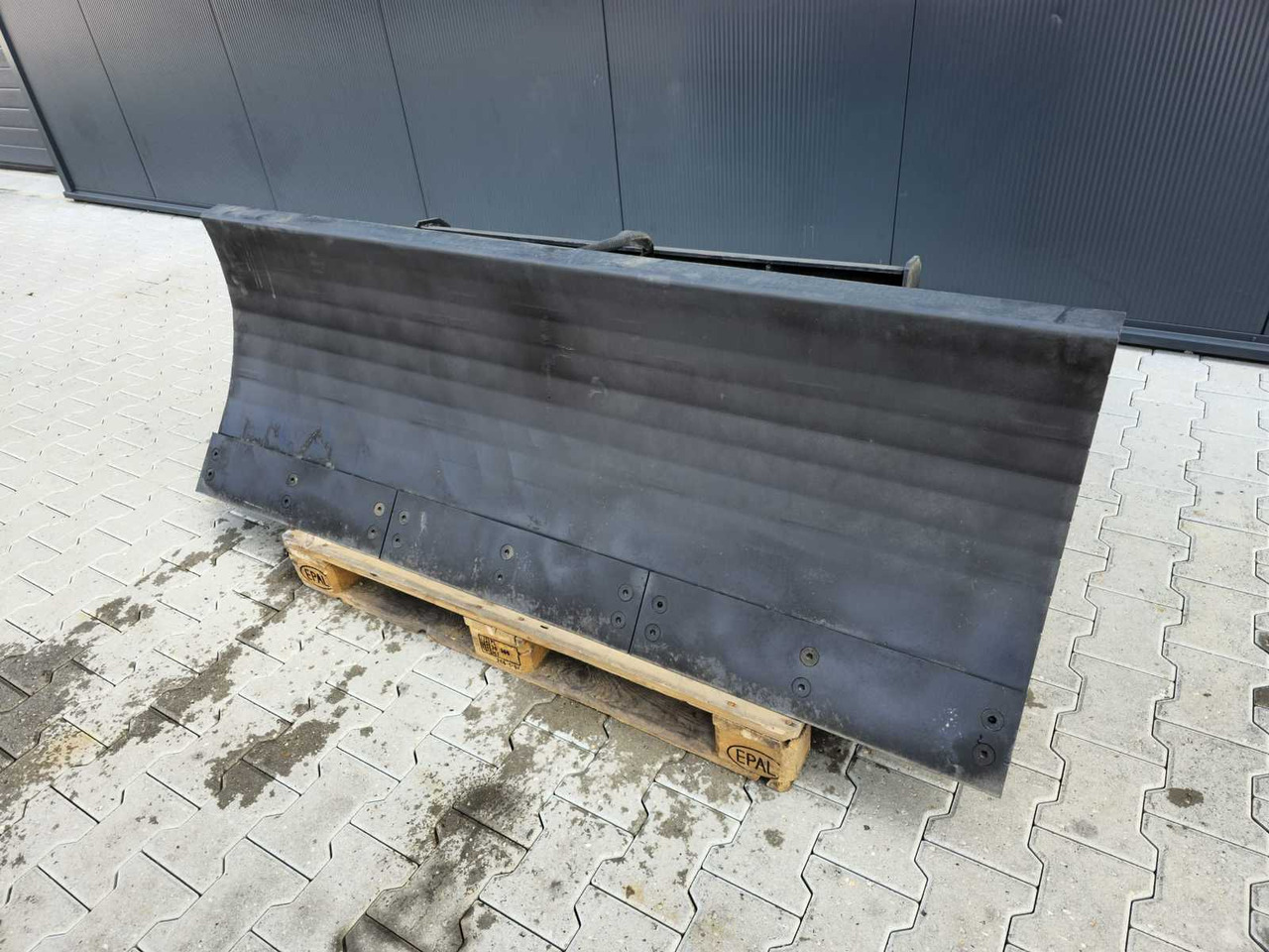Shovel - Hóeke: 1 kép. Shovel - Hóeke: 1 kép.