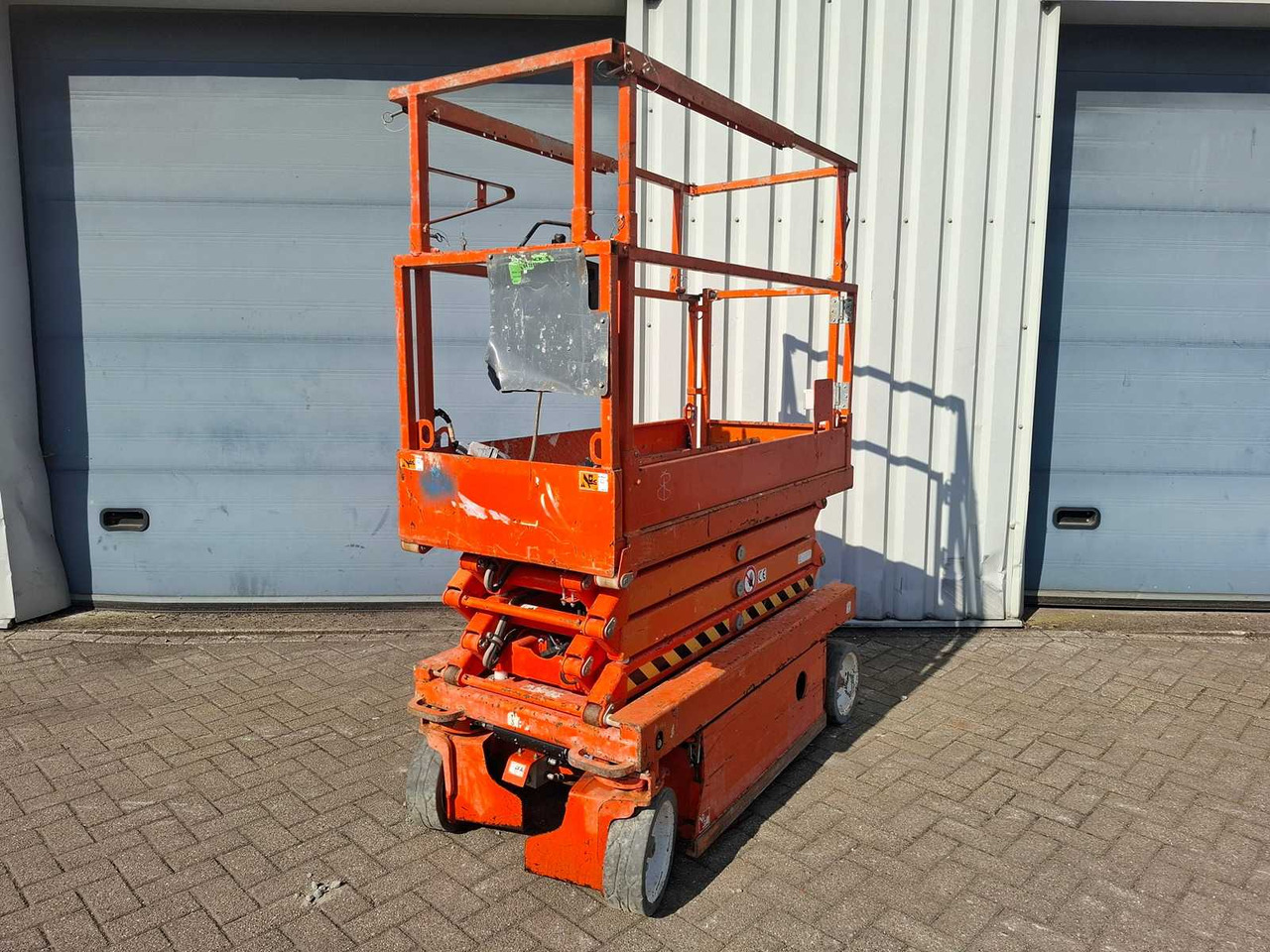 Skyjack SJ 3219 - Emelő: 1 kép. Skyjack SJ 3219 - Emelő: 1 kép.