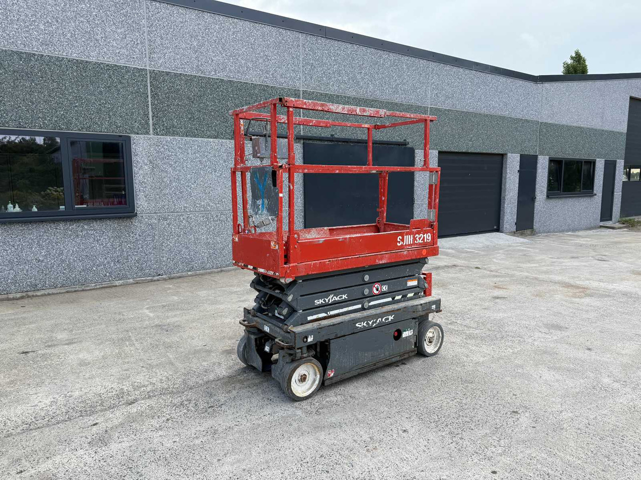 Skyjack SJ III 3219 - Emelő: 1 kép. Skyjack SJ III 3219 - Emelő: 1 kép.