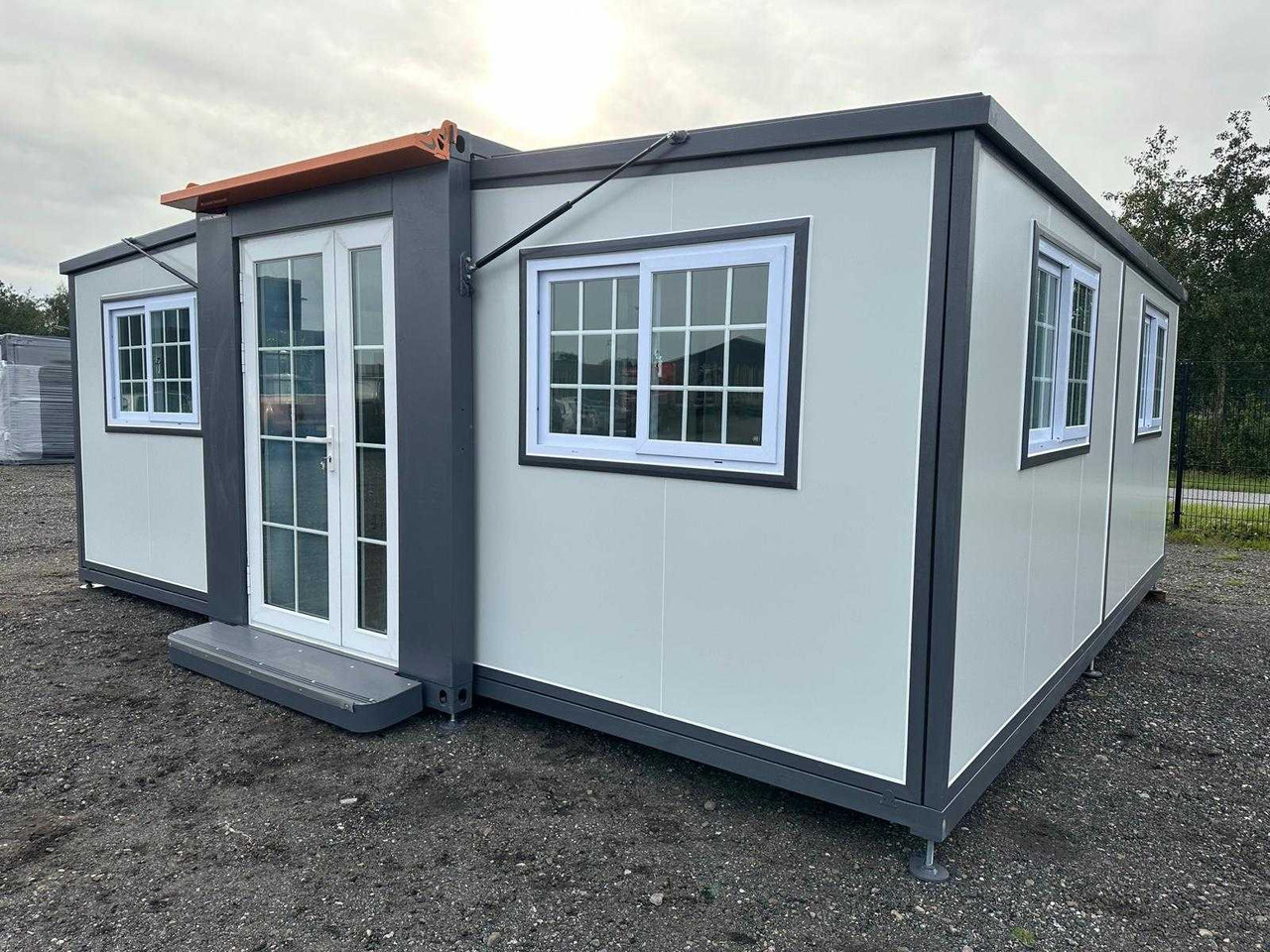 Stahlworks Compleet deluxe 19ft x 20ft - Konténerház: 1 kép. Stahlworks Compleet deluxe 19ft x 20ft - Konténerház: 1 kép.