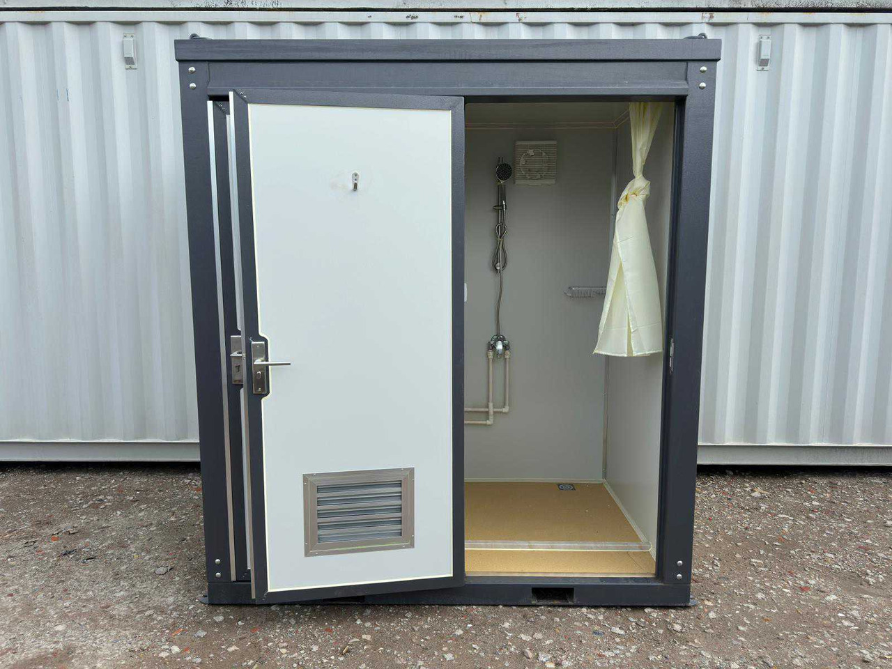 Stahlworks Double 2160x1300x2360 - Konténerház: 4 kép. Stahlworks Double 2160x1300x2360 - Konténerház: 4 kép.