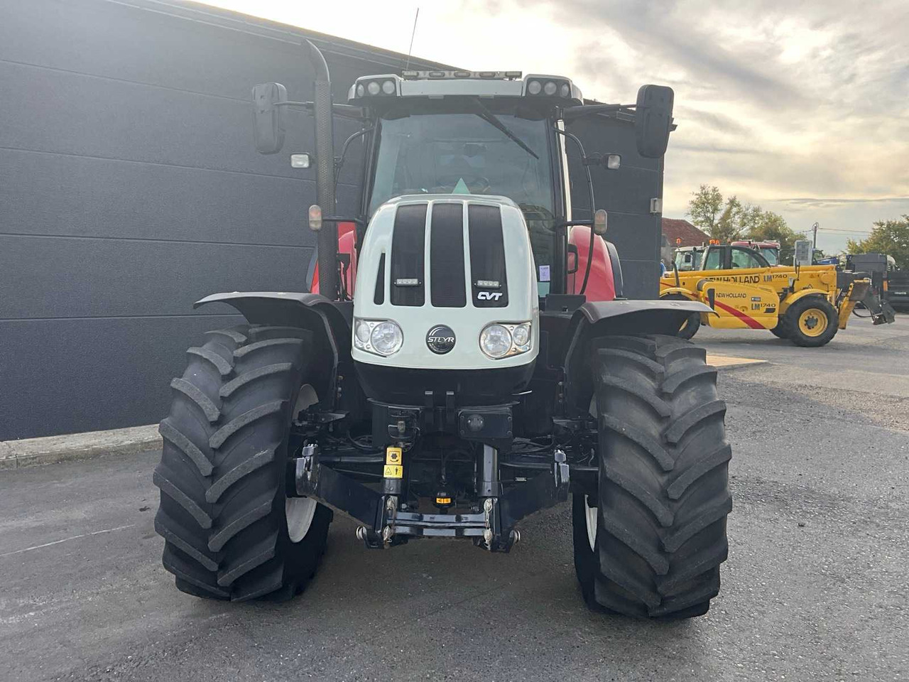 Steyr CVT6230 - Traktor: 2 kép. Steyr CVT6230 - Traktor: 2 kép.