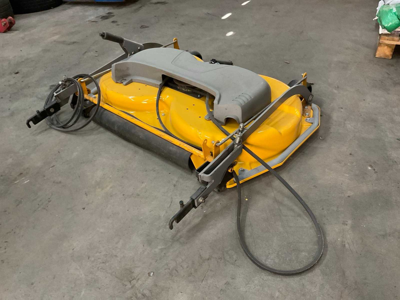 Stiga - Kerti gépek: 3 kép. Stiga - Kerti gépek: 3 kép.