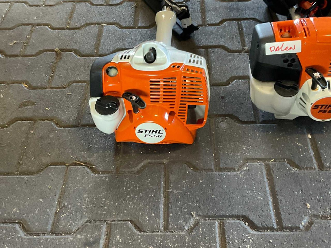 Stihl - Erdészeti mulcsozó: 5 kép. Stihl - Erdészeti mulcsozó: 5 kép.