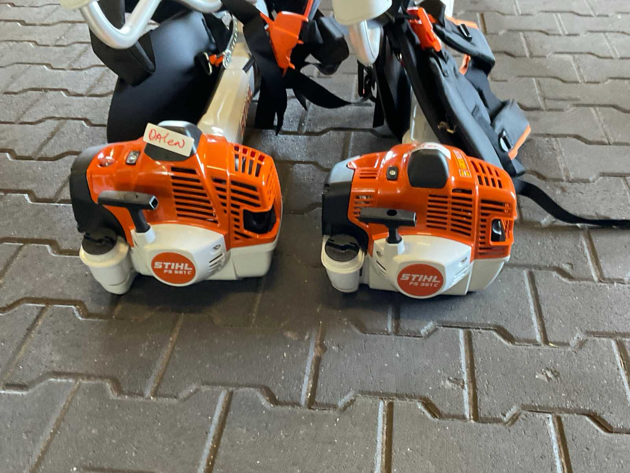 Stihl - Erdészeti mulcsozó: 4 kép. Stihl - Erdészeti mulcsozó: 4 kép.