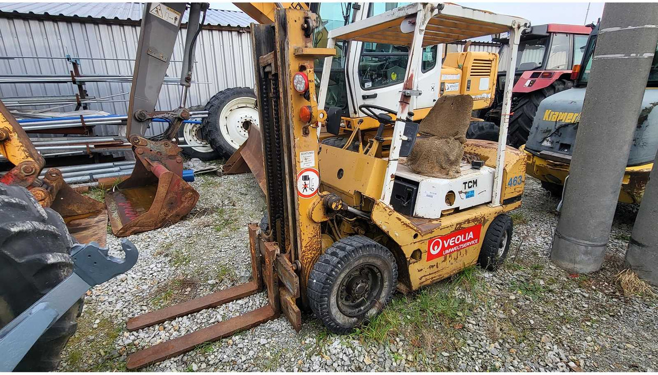 TCM FD25Z4 FORKLIFT TRUCKS - Villás targonca: 2 kép. TCM FD25Z4 FORKLIFT TRUCKS - Villás targonca: 2 kép.