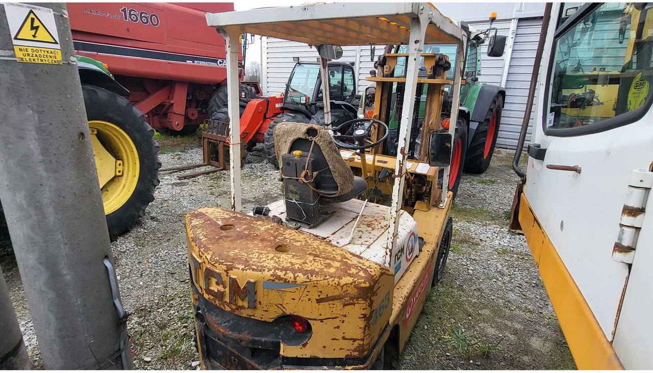 TCM FD25Z4 FORKLIFT TRUCKS - Villás targonca: 5 kép. TCM FD25Z4 FORKLIFT TRUCKS - Villás targonca: 5 kép.