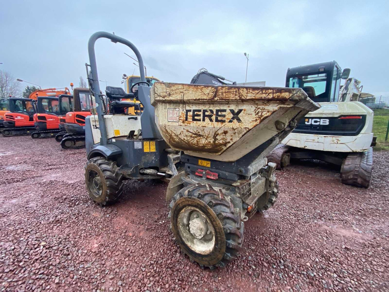 TEREX TA2 SEH 2 TON ARTICULATED DUMPER - Minidömper: 2 kép. TEREX TA2 SEH 2 TON ARTICULATED DUMPER - Minidömper: 2 kép.