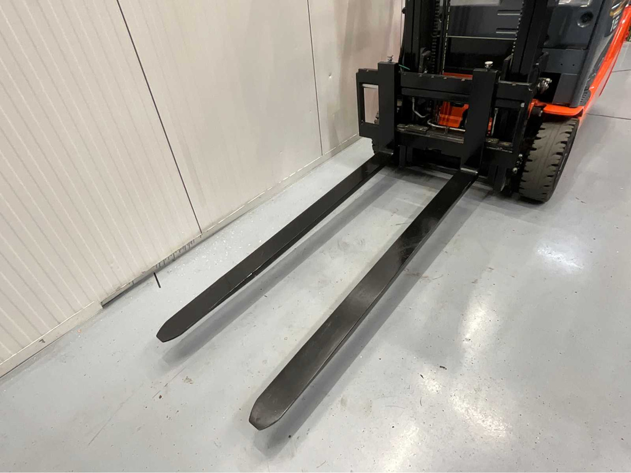 Villás targonca TOYOTA - 8FBE16T - FORKLIFT YEAR OF MANUFACTURE 2019- SPOONS 160CM - 7325 HOURS - SIDE-SHIFT: 14 kép. Villás targonca TOYOTA - 8FBE16T - FORKLIFT YEAR OF MANUFACTURE 2019- SPOONS 160CM - 7325 HOURS - SIDE-SHIFT: 14 kép.